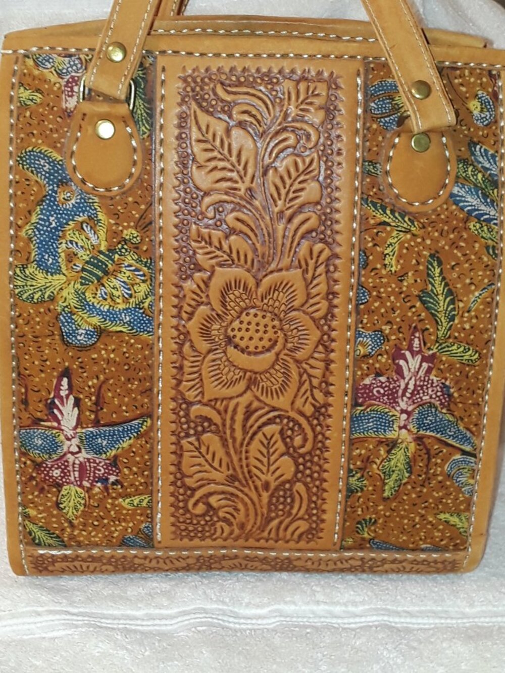 Hand-Tooled Leather Shoulder Bag Hand-Painted Floral Suede Lined Boho Vintage
